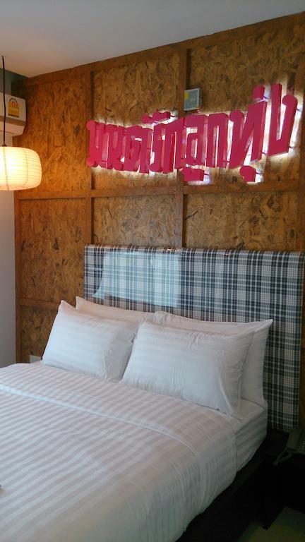 De Ja Moon Hostel Csiangmaj Szoba fotó